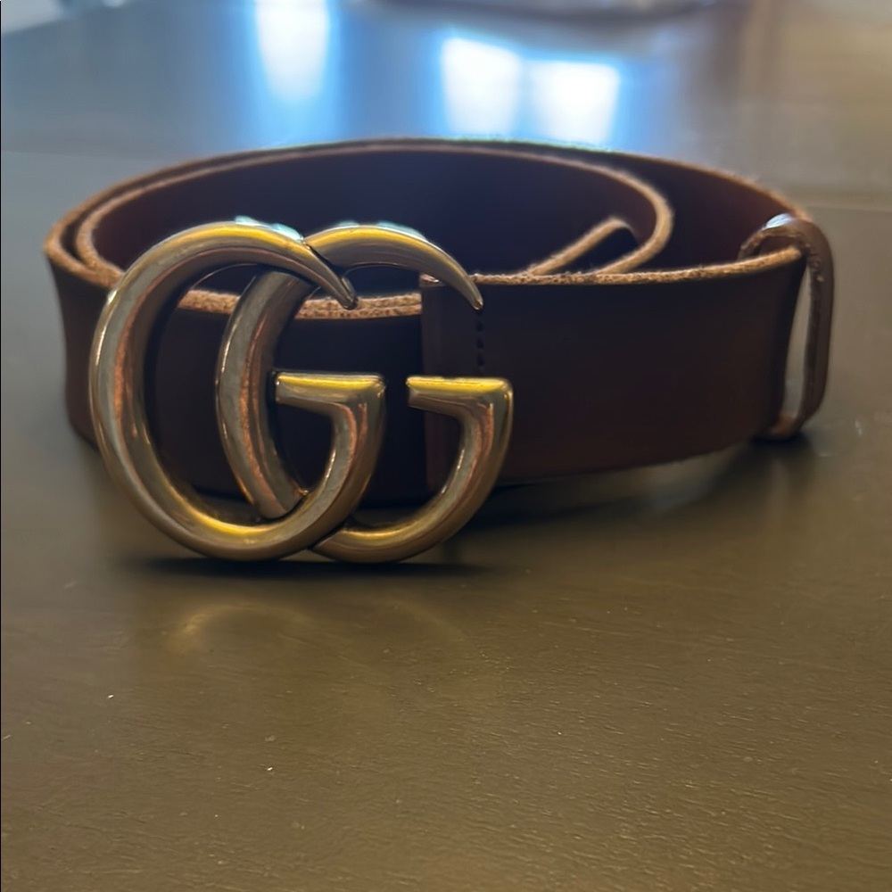 Gucci Double G Brown Leather Belt w/ gold hardware